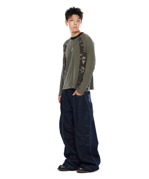 AAKAM（アーカム）の「Knee Pin-Tuck Paisley Denim Pants (Blue)（デニムパンツ・レディース・その他・1/2）」の4枚目の写真