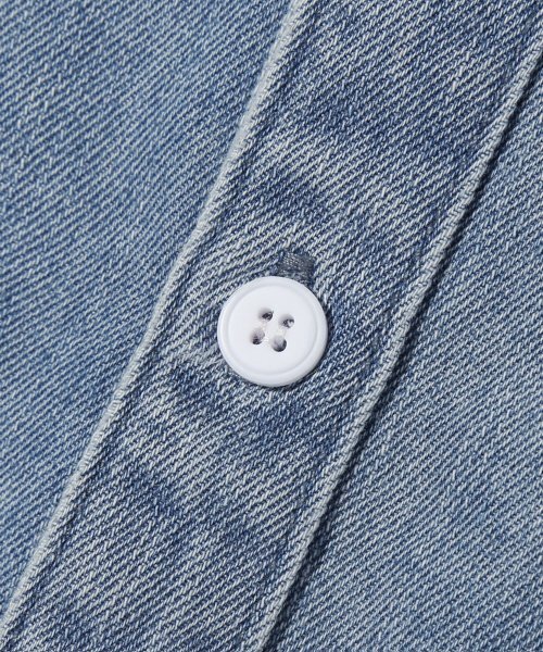 TRILLION（トリリオン）の「ストーンウォッシングオーバーサイズデニム長袖シャツ (BLEACH BLUE)（シャツ/ブラウス・レディース・その他・LARGE/X-LARGE/MEDIUM）」の7枚目の写真