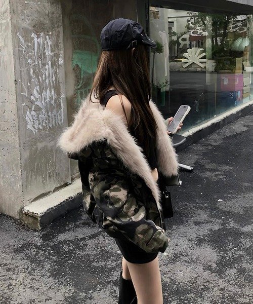 shopnikoniko(ショップニコニコ)の「カモフラージュ ジャケット 迷彩 カモフラ アウター ブルゾン ファー フェイクファー ミリタリ Y2K パーカー カービングジャケット(ミリタリージャケット・レディース・カモフラージュ・フリー)」の4枚目の写真