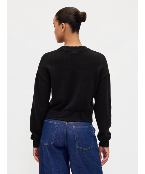 GAP(ギャップ)の「Gapロゴ リラックスフィット クロップド クルーネックセーター(ニット/セーター・レディース・ブラック/アイボリー/レッド/ライトグレー・S/L/XS/XXS/XL/M)」の13枚目の写真