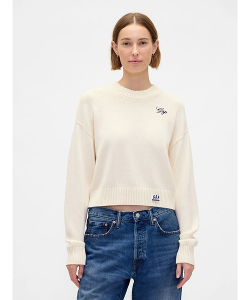 GAP(ギャップ)の「Gapロゴ リラックスフィット クロップド クルーネックセーター(ニット/セーター・レディース・ブラック/アイボリー/レッド/ライトグレー・S/L/XS/XXS/XL/M)」の2枚目の写真