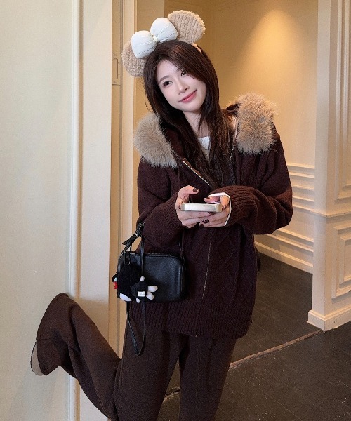 gossip!ロサンゼルス(ゴシップロサンゼルス)の「2WAYファー フードニットパーカー Y2K(パーカー・レディース・ダークブラウン・M)」の7枚目の写真