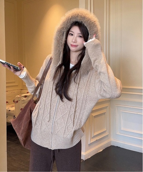 gossip!ロサンゼルス(ゴシップロサンゼルス)の「2WAYファー フードニットパーカー Y2K(パーカー・レディース・ダークブラウン・M)」の18枚目の写真