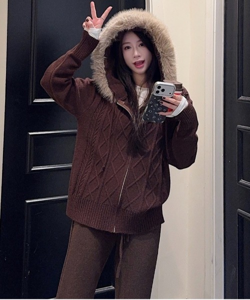 gossip!ロサンゼルス(ゴシップロサンゼルス)の「2WAYファー フードニットパーカー Y2K(パーカー・レディース・ダークブラウン・M)」の15枚目の写真