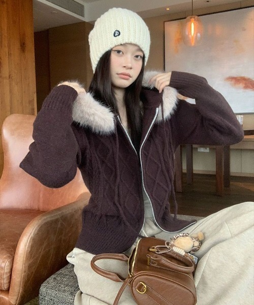 gossip!ロサンゼルス(ゴシップロサンゼルス)の「2WAYファー フードニットパーカー Y2K(パーカー・レディース・ダークブラウン・M)」の11枚目の写真
