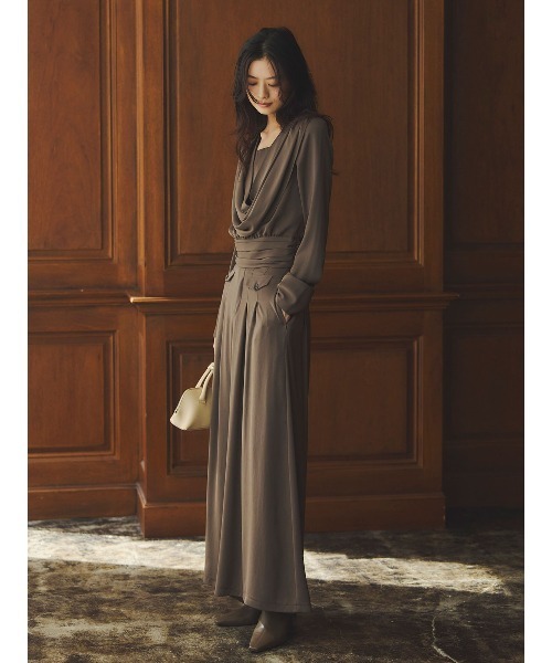 anuans（アニュアンス）の「パウダーサテンワイドパンツ（スラックス・レディース・チャコールグレー/ホワイト系その他/カーキブラウン・MEDIUM/SMALL）」の6枚目の写真