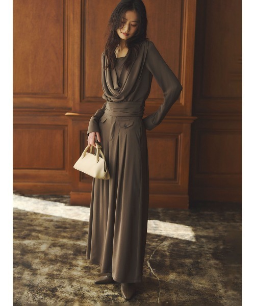 anuans（アニュアンス）の「パウダーサテンワイドパンツ（スラックス・レディース・チャコールグレー/ホワイト系その他/カーキブラウン・MEDIUM/SMALL）」の9枚目の写真
