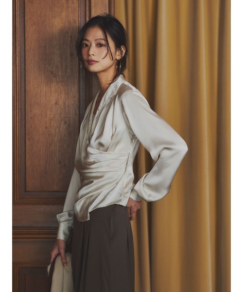 anuans（アニュアンス）の「パウダーサテンワイドパンツ（スラックス・レディース・チャコールグレー/ホワイト系その他/カーキブラウン・MEDIUM/SMALL）」の18枚目の写真