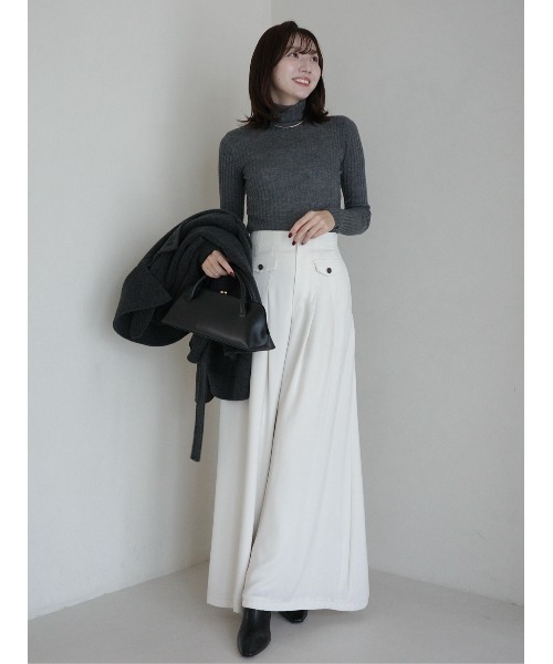 anuans（アニュアンス）の「パウダーサテンワイドパンツ（スラックス・レディース・チャコールグレー/ホワイト系その他/カーキブラウン・MEDIUM/SMALL）」の22枚目の写真