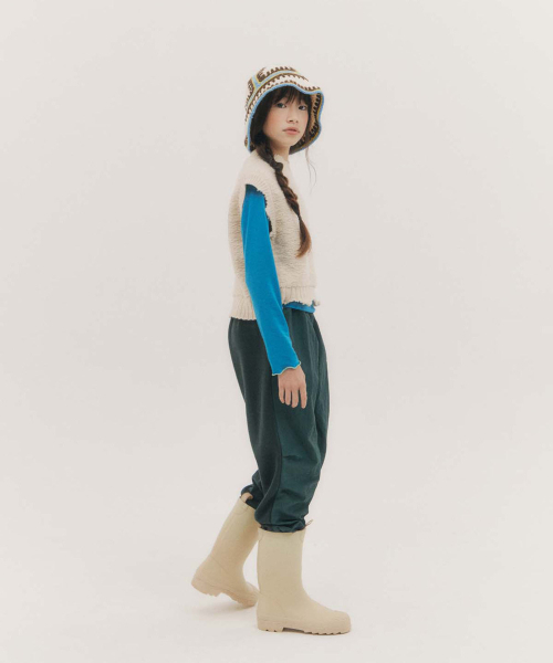FRISE(フリゼ)の「アークベスト_オートミール_キッズ(ニット/セーター・レディース・その他・130/110/120)」の2枚目の写真