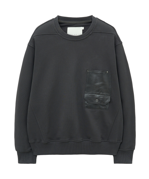 UNGIMMICK(アンジミック)の「LEATHER FLAP POCKET SWEATSHIRT (CHARCOAL)(スウェット・メンズ・その他・MEDIUM/LARGE)」の1枚目の写真