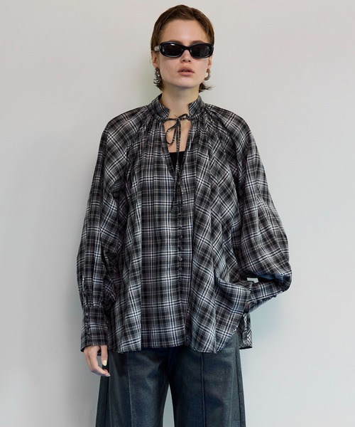 MAISON SPECIAL（メゾンスペシャル）の「【PRE-ORDER】V-neck voluminous blouse/タイ付Vネックボリュームブラウス（シャツ/ブラウス・レディース・ホワイト/ブルー/ブラック・FREE）」の2枚目の写真