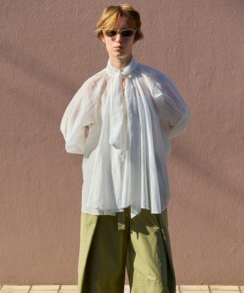 MAISON SPECIAL（メゾンスペシャル）の「【PRE-ORDER】V-neck voluminous blouse/タイ付Vネックボリュームブラウス（シャツ/ブラウス・レディース・ホワイト/ブルー/ブラック・FREE）」の4枚目の写真