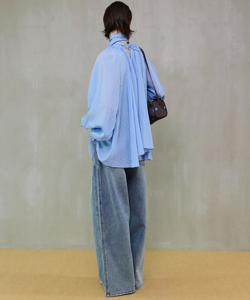 MAISON SPECIAL（メゾンスペシャル）の「【PRE-ORDER】V-neck voluminous blouse/タイ付Vネックボリュームブラウス（シャツ/ブラウス・レディース・ホワイト/ブルー/ブラック・FREE）」の8枚目の写真