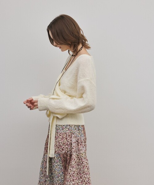 GRACE CONTINENTAL(グレースコンチネンタル)の「カシュクールニットトップ(ニット/セーター・レディース・ピンク/キナリ・36)」の5枚目の写真