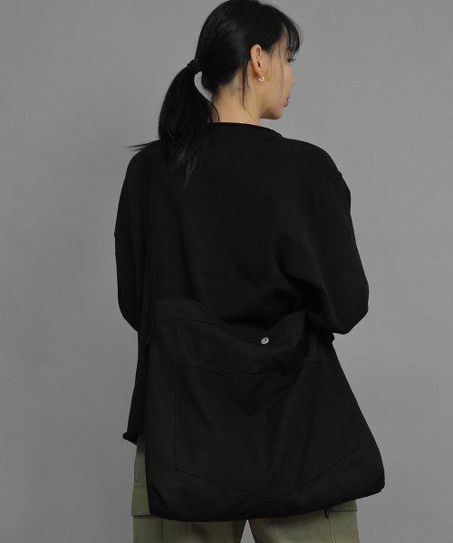 SAINTCREW（セントクルー）の「ペンタゴンポケット ビッグサイズ クロスバッグ PPC-115 ブラック（メッセンジャーバッグ・メンズ・その他・フリー）」の4枚目の写真