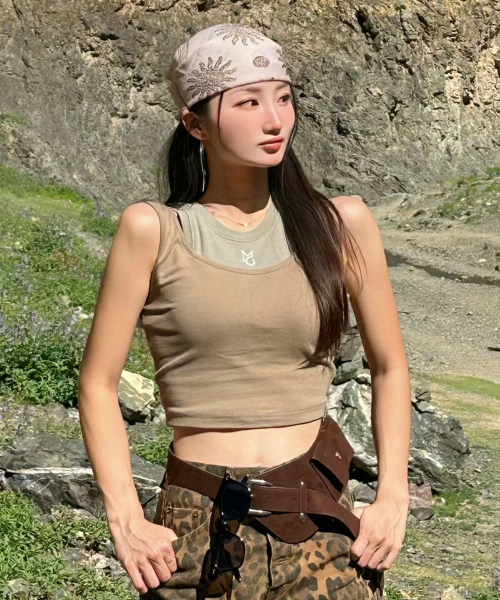MOIREMOA(モアレモア)の「Double sleeveless top - beige(Tシャツ/カットソー・レディース・ベージュ・FREE)」の1枚目の写真