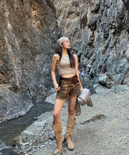MOIREMOA(モアレモア)の「Double sleeveless top - beige(Tシャツ/カットソー・レディース・ベージュ・FREE)」の3枚目の写真