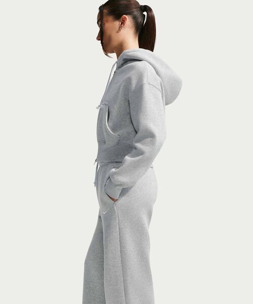 NIKE(ナイキ)の「ナイキ スポーツウェア フェニックス フリース ウィメンズ ハイウエスト ワイドレッグ パンツ / Nike Sportswear Phoenix Fleece Women's High-Waisted Wide-Leg Pants IH1012-043 Pure Platinum(スウェットパンツ・レディース・プラチナム・S/XL/M/L/XS)」の13枚目の写真