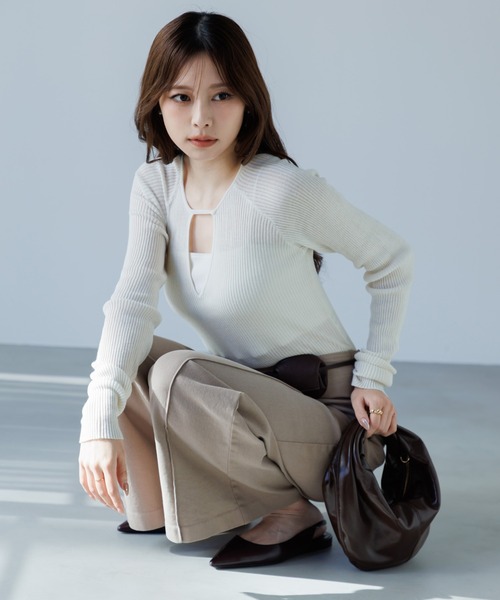 SENEE（セニー）の「high waist pintuck flare pants(ハイウエストピンタックフレアパンツ)（デニムパンツ・レディース・ベージュ/ブラック・MEDIUM/SMALL）」の7枚目の写真