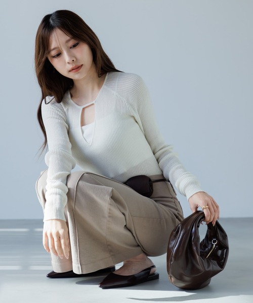 SENEE（セニー）の「high waist pintuck flare pants(ハイウエストピンタックフレアパンツ)（デニムパンツ・レディース・ベージュ/ブラック・MEDIUM/SMALL）」の8枚目の写真