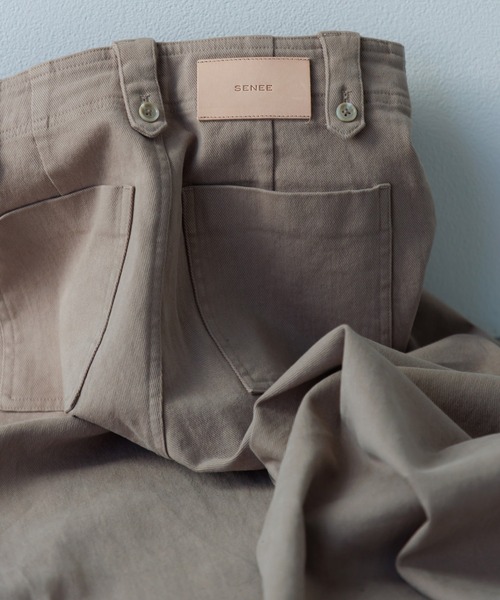 SENEE（セニー）の「high waist pintuck flare pants(ハイウエストピンタックフレアパンツ)（デニムパンツ・レディース・ベージュ/ブラック・MEDIUM/SMALL）」の12枚目の写真