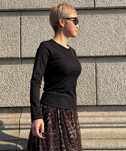 JENNE(ジェンヌ)の「日本製ストレッチリブTシャツ(Tシャツ/カットソー・レディース・ブラック/ブルー/ホワイト・SMALL/MEDIUM/LARGE)」の7枚目の写真