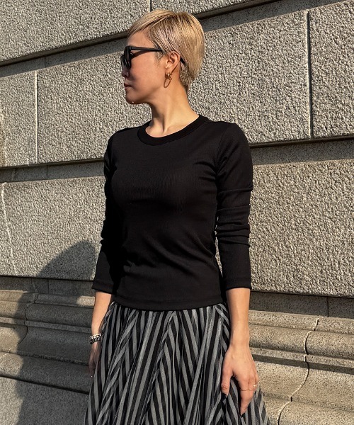 JENNE(ジェンヌ)の「日本製ストレッチリブTシャツ(Tシャツ/カットソー・レディース・ブラック/ブルー/ホワイト・SMALL/MEDIUM/LARGE)」の13枚目の写真