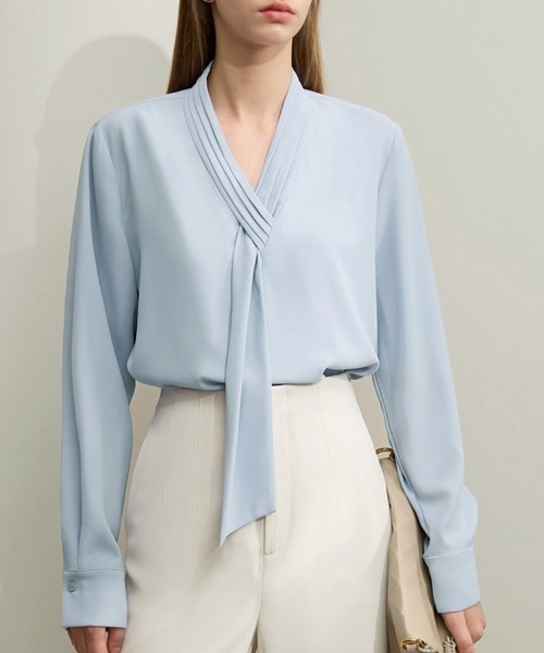 ONEP STAR（ワンピスター）の「プリーツネックブラウス（シャツ/ブラウス・レディース・ブルー/オフホワイト・MEDIUM）」の18枚目の写真