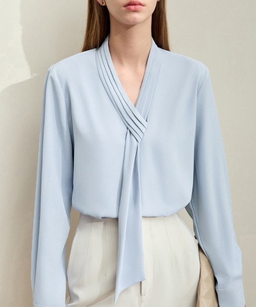 ONEP STAR（ワンピスター）の「プリーツネックブラウス（シャツ/ブラウス・レディース・ブルー/オフホワイト・MEDIUM）」の19枚目の写真