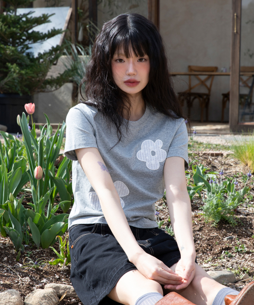 RuNaKi'Hu'(ルナキフ)の「WXT043綿菓子レースアップリケ半袖Tシャツ(MELANGE GRAY)(Tシャツ/カットソー・レディース・その他・1/2)」の1枚目の写真