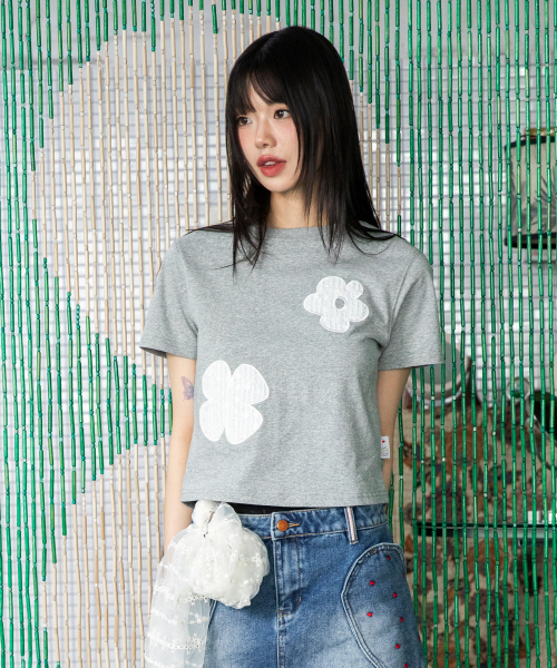 RuNaKi'Hu'(ルナキフ)の「WXT043綿菓子レースアップリケ半袖Tシャツ(MELANGE GRAY)(Tシャツ/カットソー・レディース・その他・1/2)」の2枚目の写真