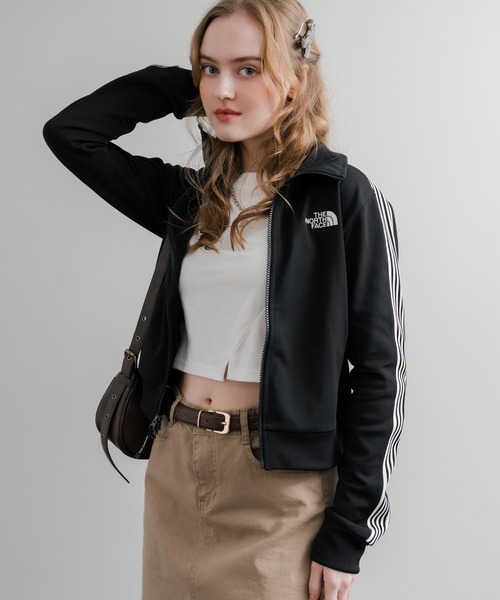 THE NORTH FACE（ザノースフェイス）の「日本未展開モデル WHITE LABEL THE NORTH FACE W'S TNF TRACK JACKET 袖ラインショート丈トラックジャケット ジップパーカー（ジャージ・レディース・オフホワイト/ブラック/ライトピンク・S/M/L）」の3枚目の写真