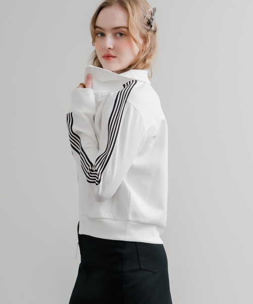 THE NORTH FACE（ザノースフェイス）の「日本未展開モデル WHITE LABEL THE NORTH FACE W'S TNF TRACK JACKET 袖ラインショート丈トラックジャケット ジップパーカー（ジャージ・レディース・オフホワイト/ブラック/ライトピンク・S/M/L）」の7枚目の写真