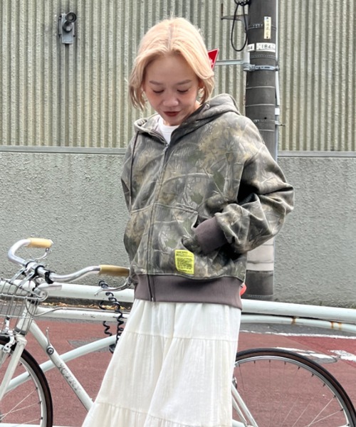 RODEO CROWNS WIDE BOWL（ロデオクラウンズワイドボウル）の「SHARE PATTERN W ジップパーカー（パーカー・レディース・ベージュ系その他/グレー系その他/ブラウン系その他・LARGE/MEDIUM）」の3枚目の写真