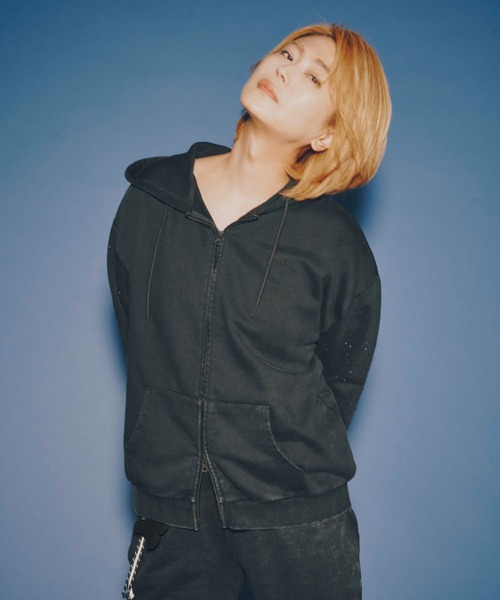 ZOZO(ゾゾ)の「KIYOSHI HIKAWA+KIINA. BLACK COLLECTION by ZOZOTOWN ZIP HOODIE(クリアカード1枚付き)(パーカー・レディース・ブラック・X-LARGE/MEDIUM/LARGE)」の13枚目の写真