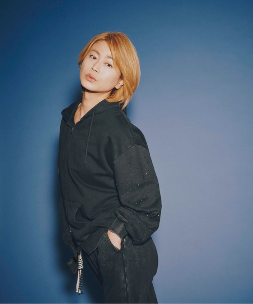 ZOZO(ゾゾ)の「KIYOSHI HIKAWA+KIINA. BLACK COLLECTION by ZOZOTOWN ZIP HOODIE(クリアカード1枚付き)(パーカー・レディース・ブラック・X-LARGE/MEDIUM/LARGE)」の12枚目の写真