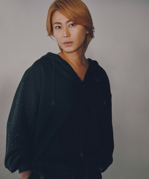 ZOZO(ゾゾ)の「KIYOSHI HIKAWA+KIINA. BLACK COLLECTION by ZOZOTOWN ZIP HOODIE(クリアカード1枚付き)(パーカー・レディース・ブラック・X-LARGE/MEDIUM/LARGE)」の15枚目の写真