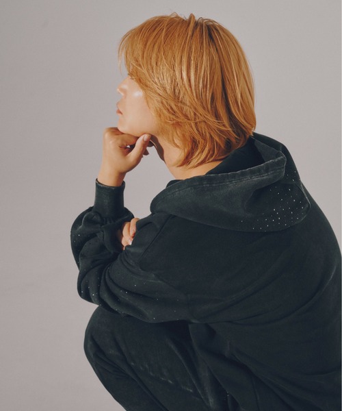 ZOZO(ゾゾ)の「KIYOSHI HIKAWA+KIINA. BLACK COLLECTION by ZOZOTOWN ZIP HOODIE(クリアカード1枚付き)(パーカー・レディース・ブラック・X-LARGE/MEDIUM/LARGE)」の16枚目の写真