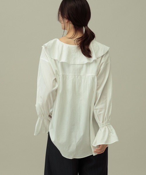 LAKOLE（ラコレ）の「ラッフルフリルブラウス / 656391（シャツ/ブラウス・レディース・ブルー/オフホワイト/ブラック/イエロー・FREE）」の13枚目の写真