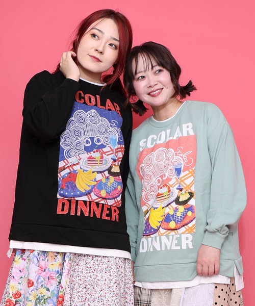 ScoLar(スカラー)の「161610:スカラーちゃんの夕食柄レイヤード風配色プルオーバー(Tシャツ/カットソー・レディース・ブラック/アイボリー/グリーン・M)」の4枚目の写真