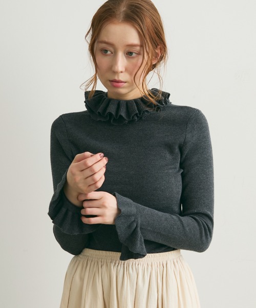 Crisp（クリスプ）の「フリルカラーニットトップス（ニット/セーター・レディース・ホワイト/ピンク/ダークグレー・FREE）」の2枚目の写真