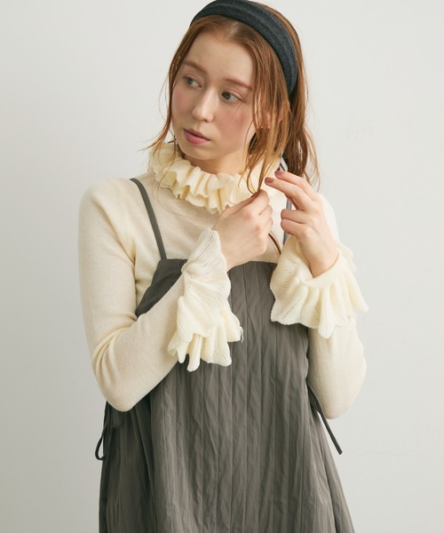 Crisp（クリスプ）の「フリルカラーニットトップス（ニット/セーター・レディース・ホワイト/ピンク/ダークグレー・FREE）」の4枚目の写真