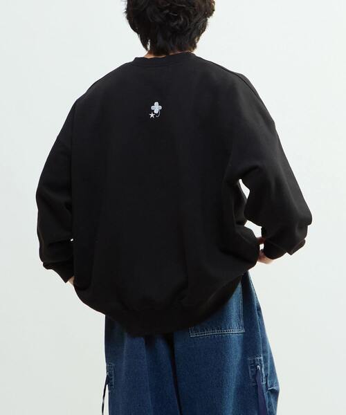 CONVERSE TOKYO（コンバーストウキョウ）の「【CLAMP】『CLOVER』GRAPHIC SWEAT（スウェット・レディース・ブラック・FREE）」の3枚目の写真