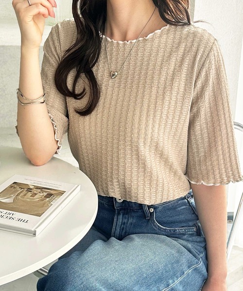 GeeRA（ジーラ）の「透けすぎず、上品に肌見せ。配色メロー５分袖表面感カットソー（Tシャツ/カットソー・レディース・アイボリー/ブラック/ライトグレー/モカ・SMALL/MEDIUM/LARGE/X-LARGE）」の4枚目の写真
