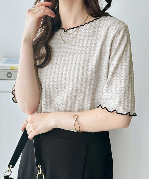 GeeRA（ジーラ）の「透けすぎず、上品に肌見せ。配色メロー５分袖表面感カットソー（Tシャツ/カットソー・レディース・アイボリー/ブラック/ライトグレー/モカ・SMALL/MEDIUM/LARGE/X-LARGE）」の7枚目の写真