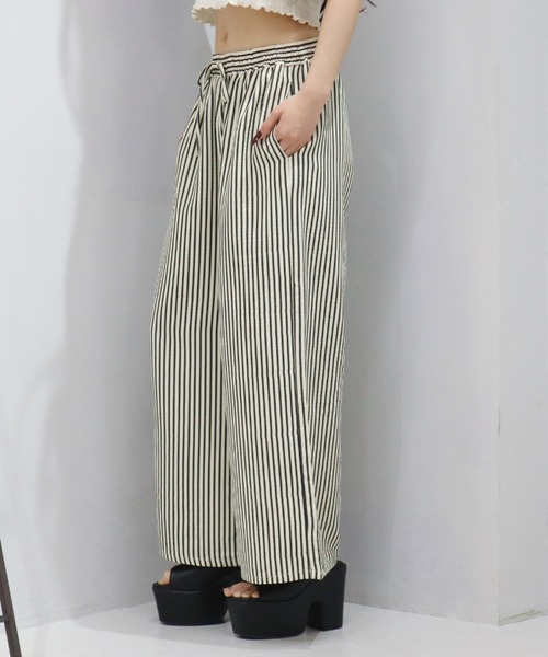CECIL McBEE（セシルマクビー）の「サッカーストライプワイドイージーパンツ（その他パンツ・レディース・ブルー/ブラック・LARGE/MEDIUM）」の4枚目の写真
