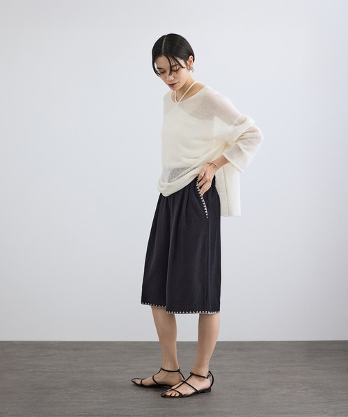 SALON adam et rope'（サロン アダム エ ロペ）の「オーガニックリネンシアーボートネックプルオーバー（ニット/セーター・レディース・ホワイト/ブラック/ブラウン・FREE）」の6枚目の写真