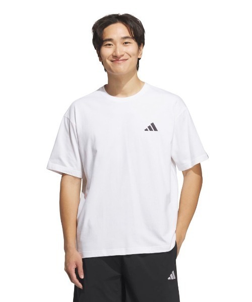 adidas(アディダス)の「アディダス adidas エッセンシャルズ プラス ルーズフィット スモールロゴ 半袖Tシャツ(Tシャツ/カットソー・メンズ・ブラック/ネイビー/ホワイト/ブルー・S/M/3L/LL/L)」の2枚目の写真