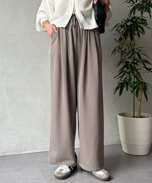 Chez toi（シェトワ）の「クレープイージーパンツ（その他パンツ・レディース・ライトグレー/アイボリー/チャコールグレー・FREE）」の3枚目の写真